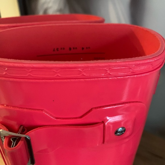 HOT PINK HUNTER RAIN BOOTS - Picture 4 of 4
